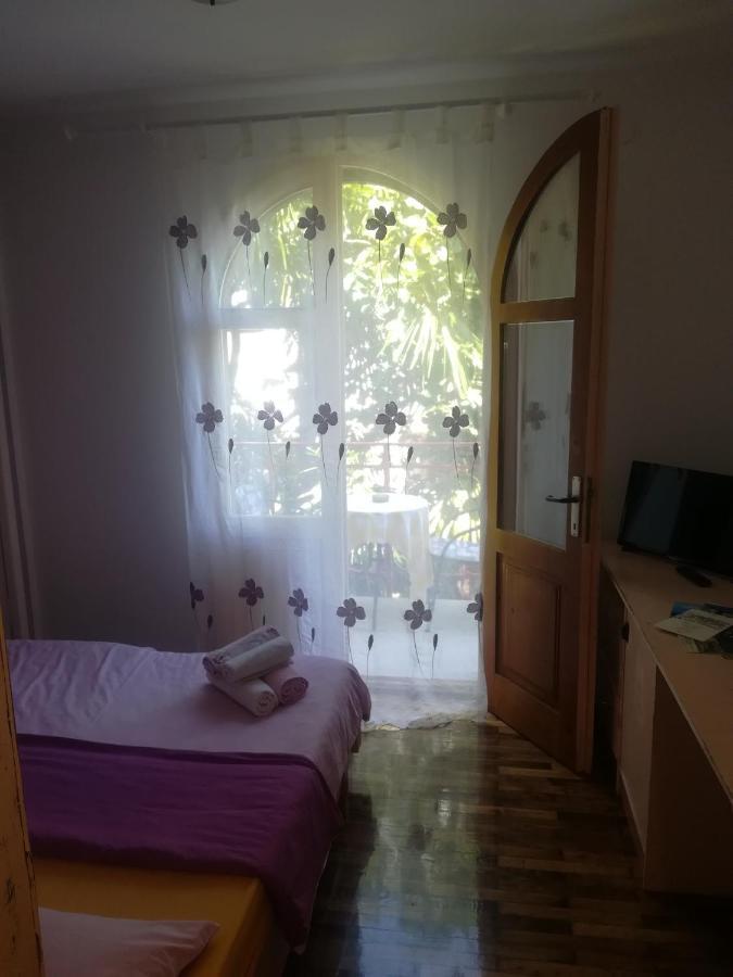 לובראן Romantic Room With Balcony מראה חיצוני תמונה